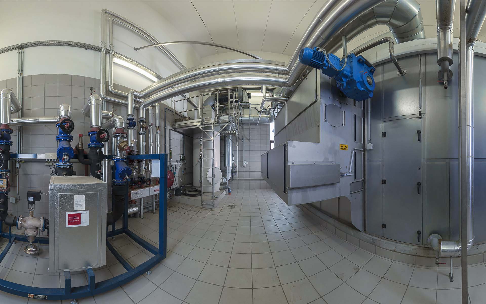 A scrubber conditions the exhaust air from the sewage sludge drying facility at the Trumau wastewater treatment plant in Lower Austria for final cleaning in the biofilter