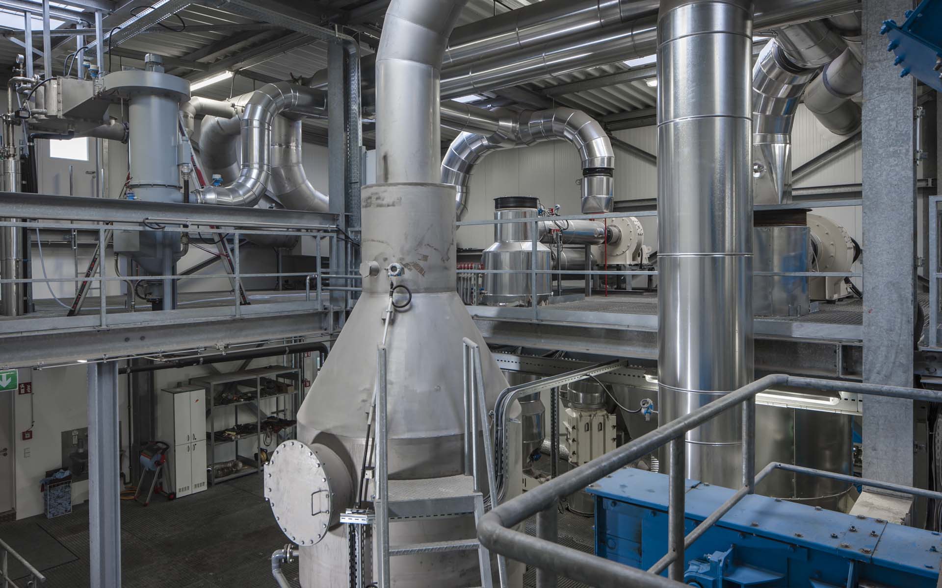 Conversion of a chemical scrubber to an environmentally friendly bio-trickle bed reactor in an oil mill in Lower Austria